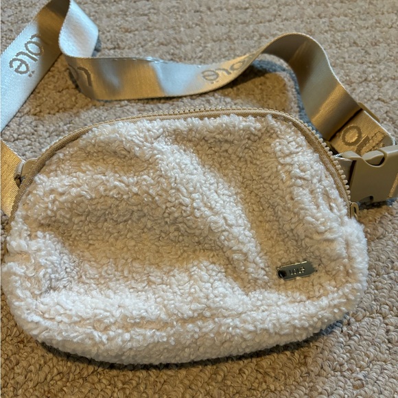 Lole Sherpa Belt Bag - Picture 7 of 7